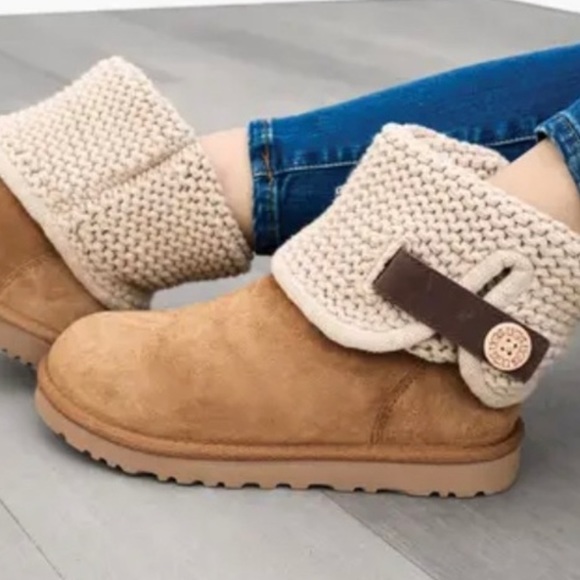 UGG Shoes - UGG Shaina Bootie size 7